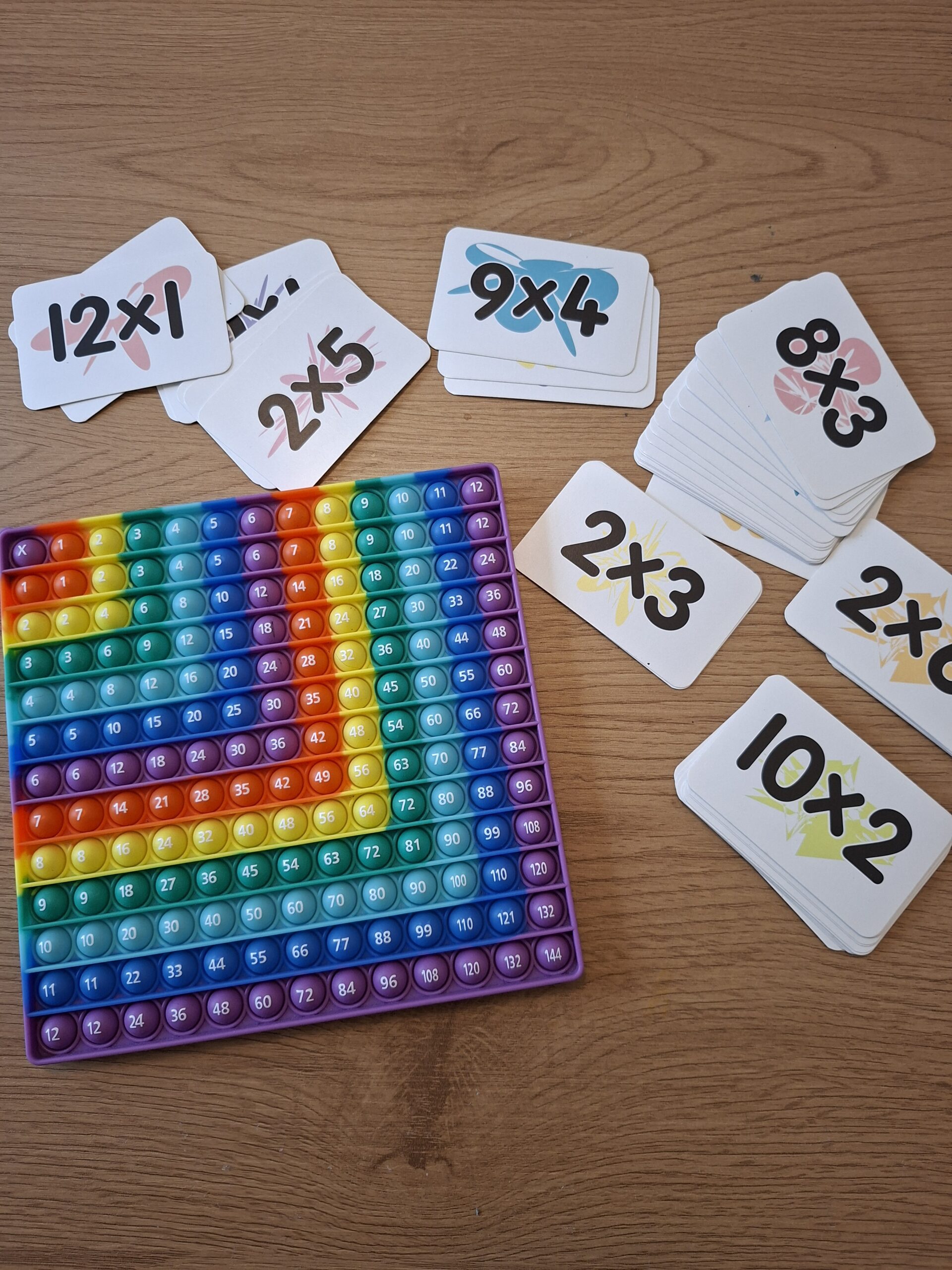 Times tables popit square with times tables flashcards